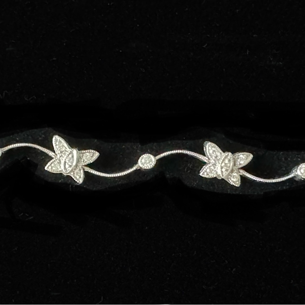 18K White Gold & Diamond Bracelet